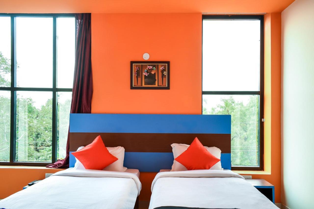 Capital O 67249 Hotel Planet 布巴内什瓦尔 外观 照片